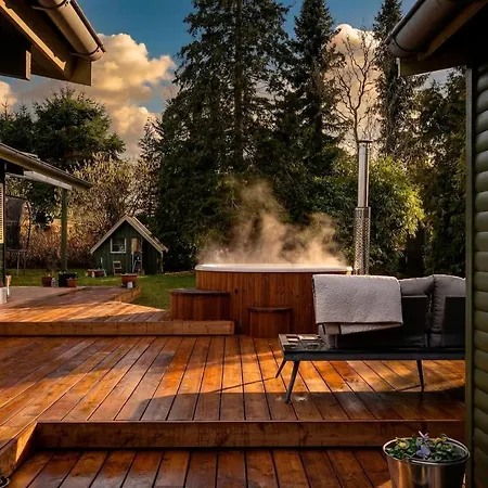 Sommerhusidyl Med Vildmarksbad, Og Udebruser Tatil Evi Jægerspris